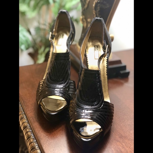 Report Signature Shoes - Black and Gold Leather Pumps